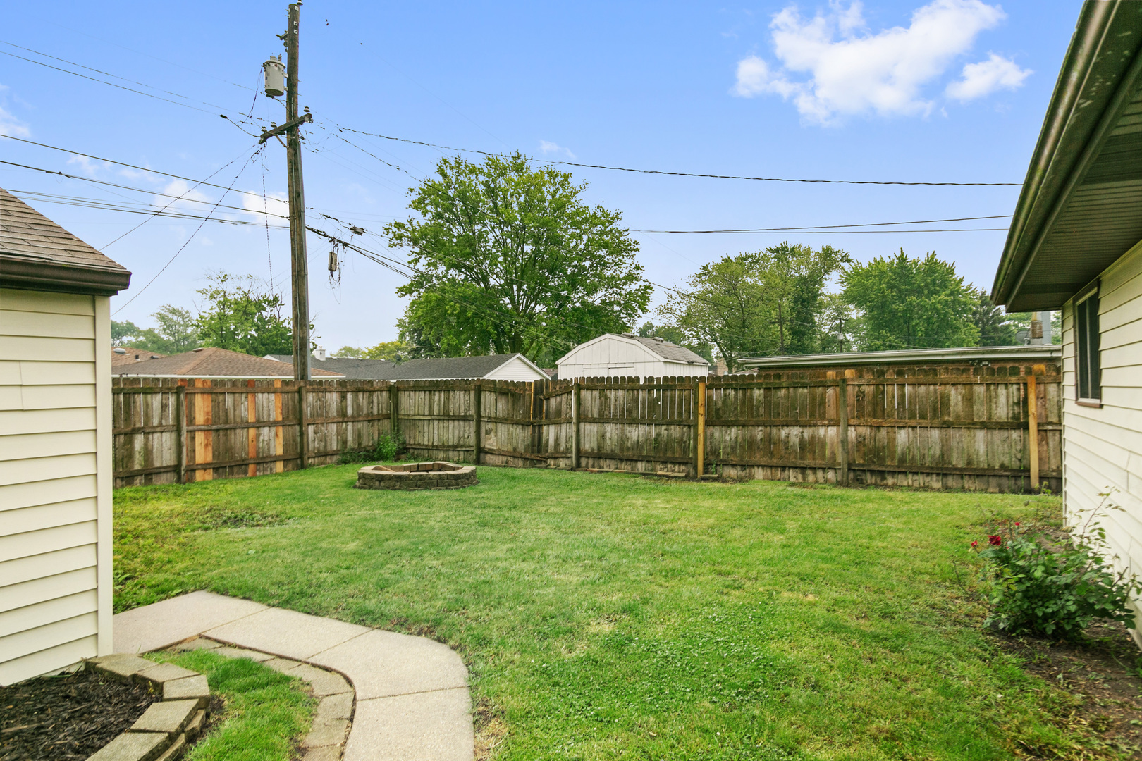 17303 Chicago Avenue, Lansing, IL 60438