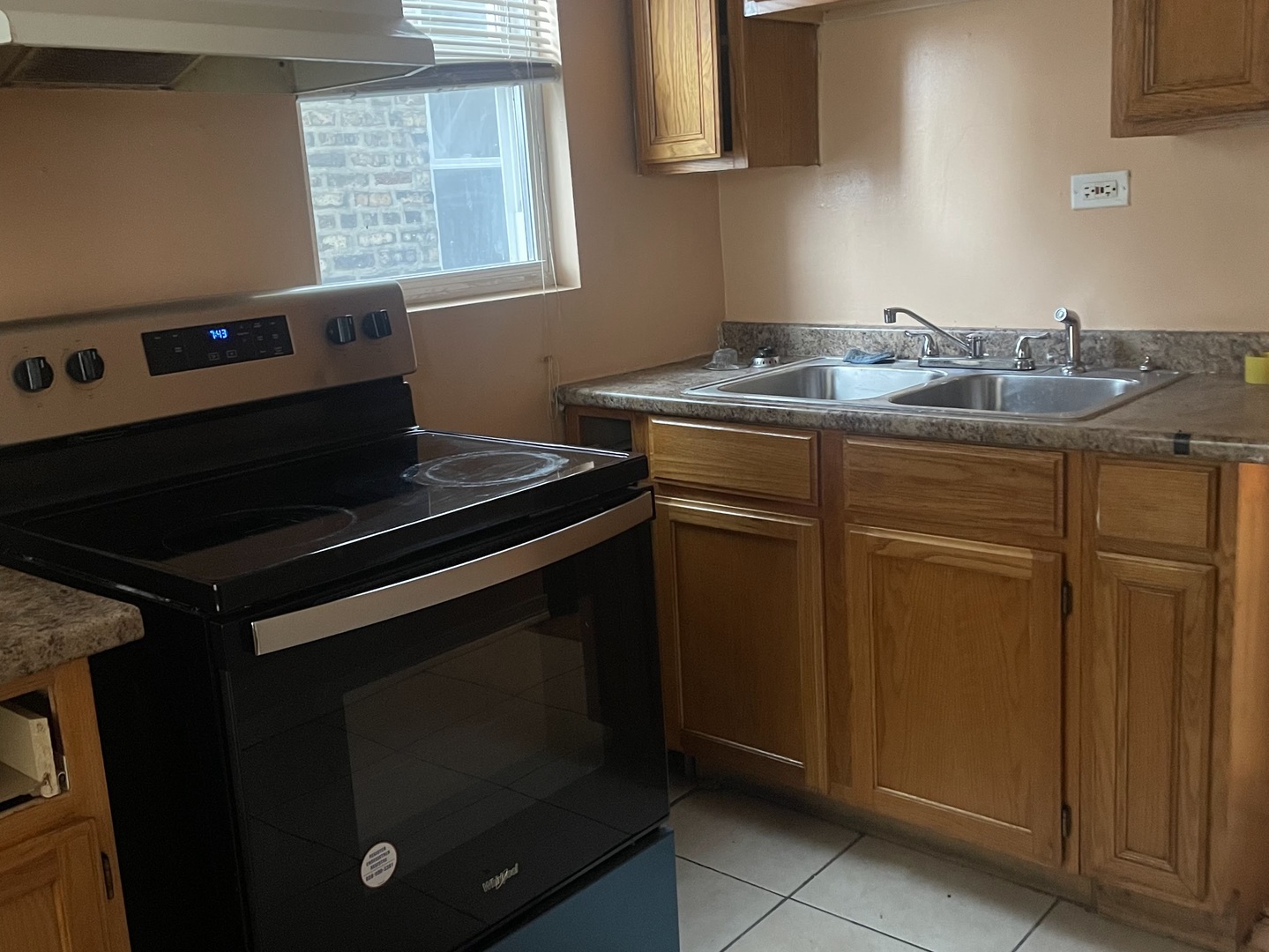 6523 S Evans Avenue, Chicago, IL 60637