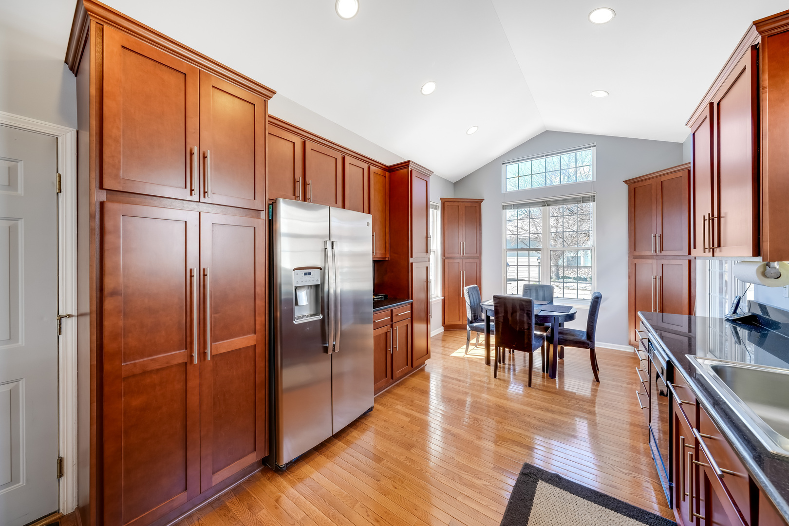 1713 Astor Avenue, Oakbrook Terrace, IL 60181