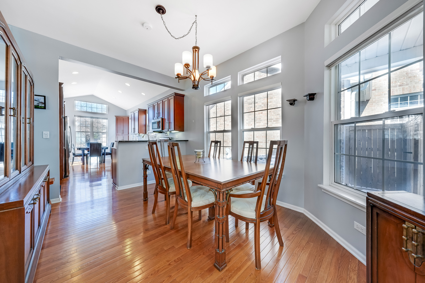 1713 Astor Avenue, Oakbrook Terrace, IL 60181