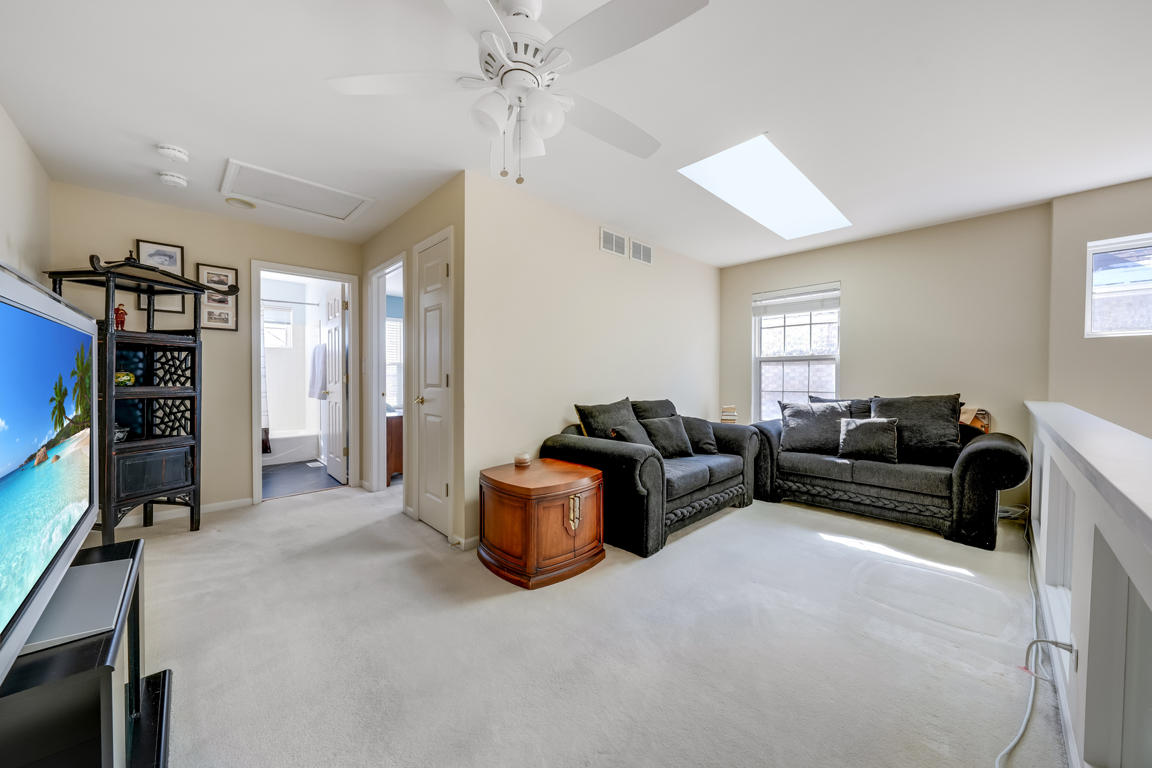 1713 Astor Avenue, Oakbrook Terrace, IL 60181