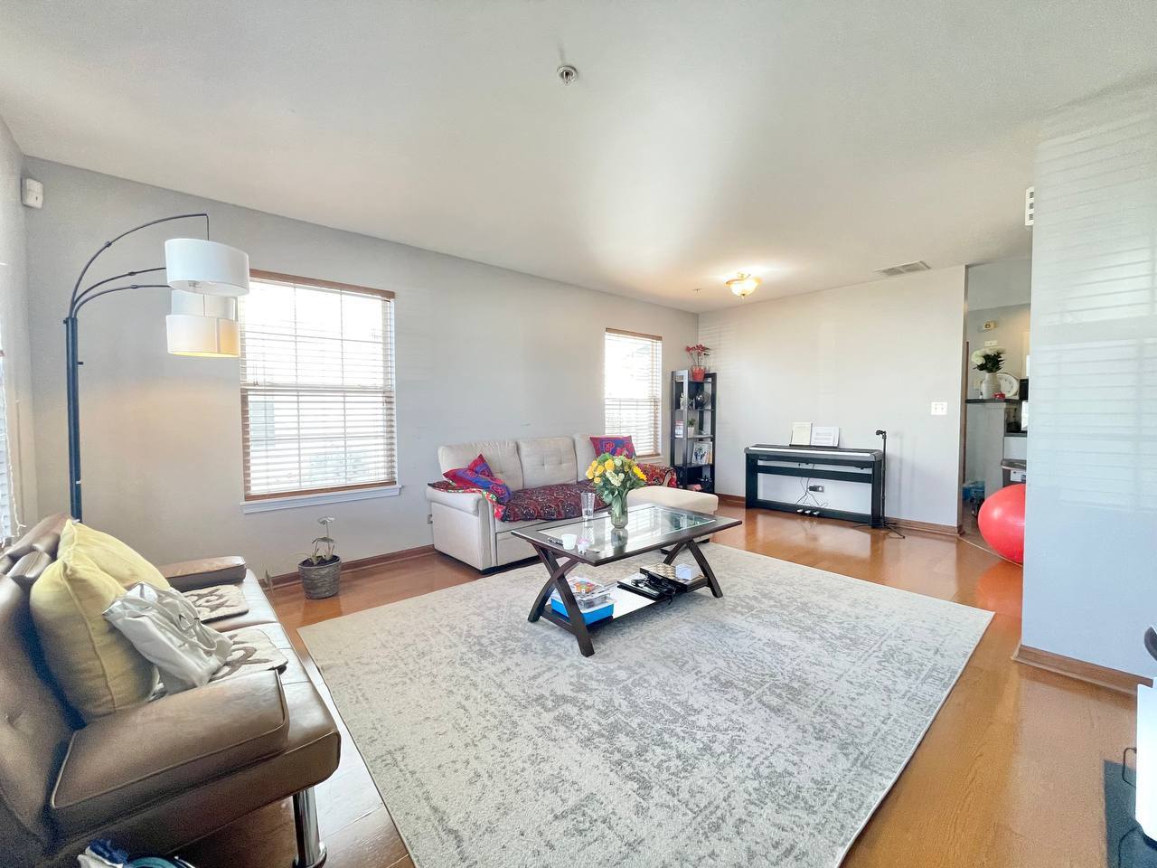 2565 Dickens Court, Aurora, IL 60503