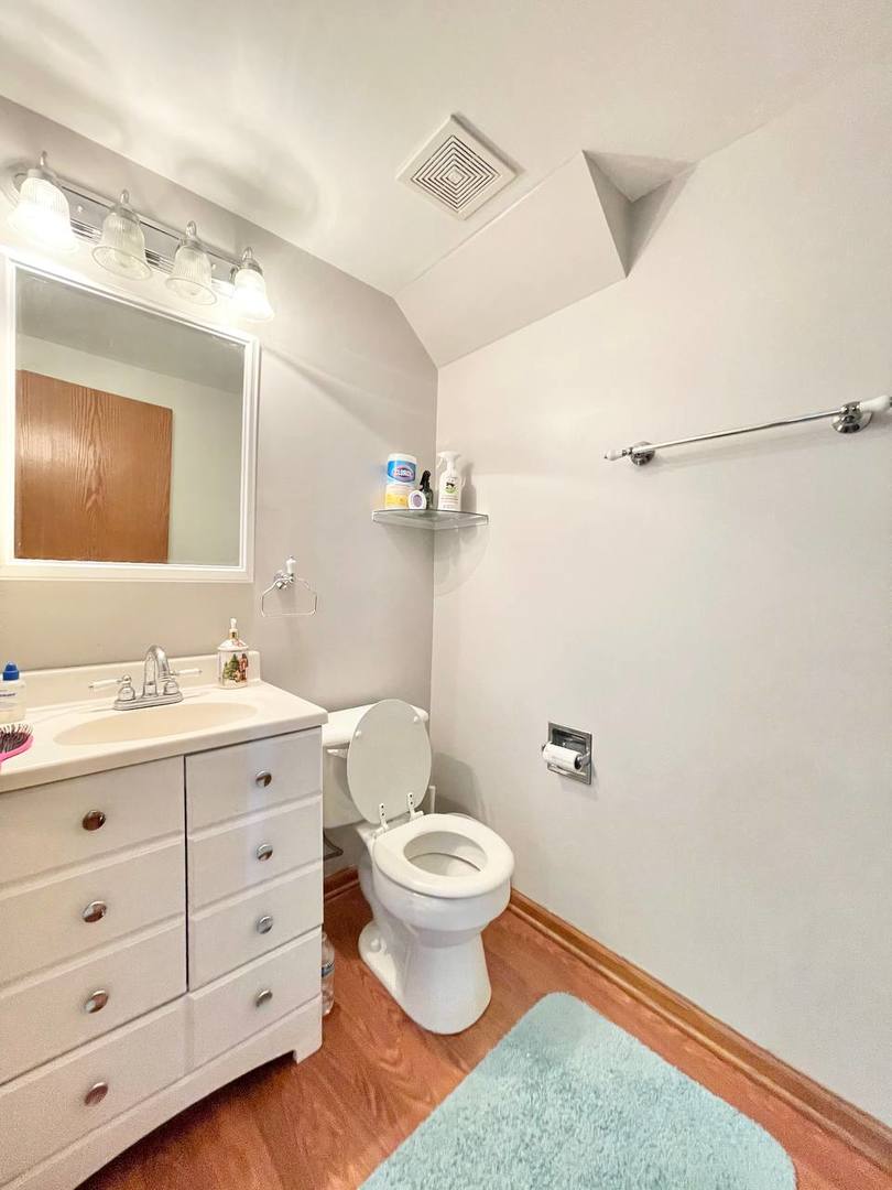 2565 Dickens Court, Aurora, IL 60503