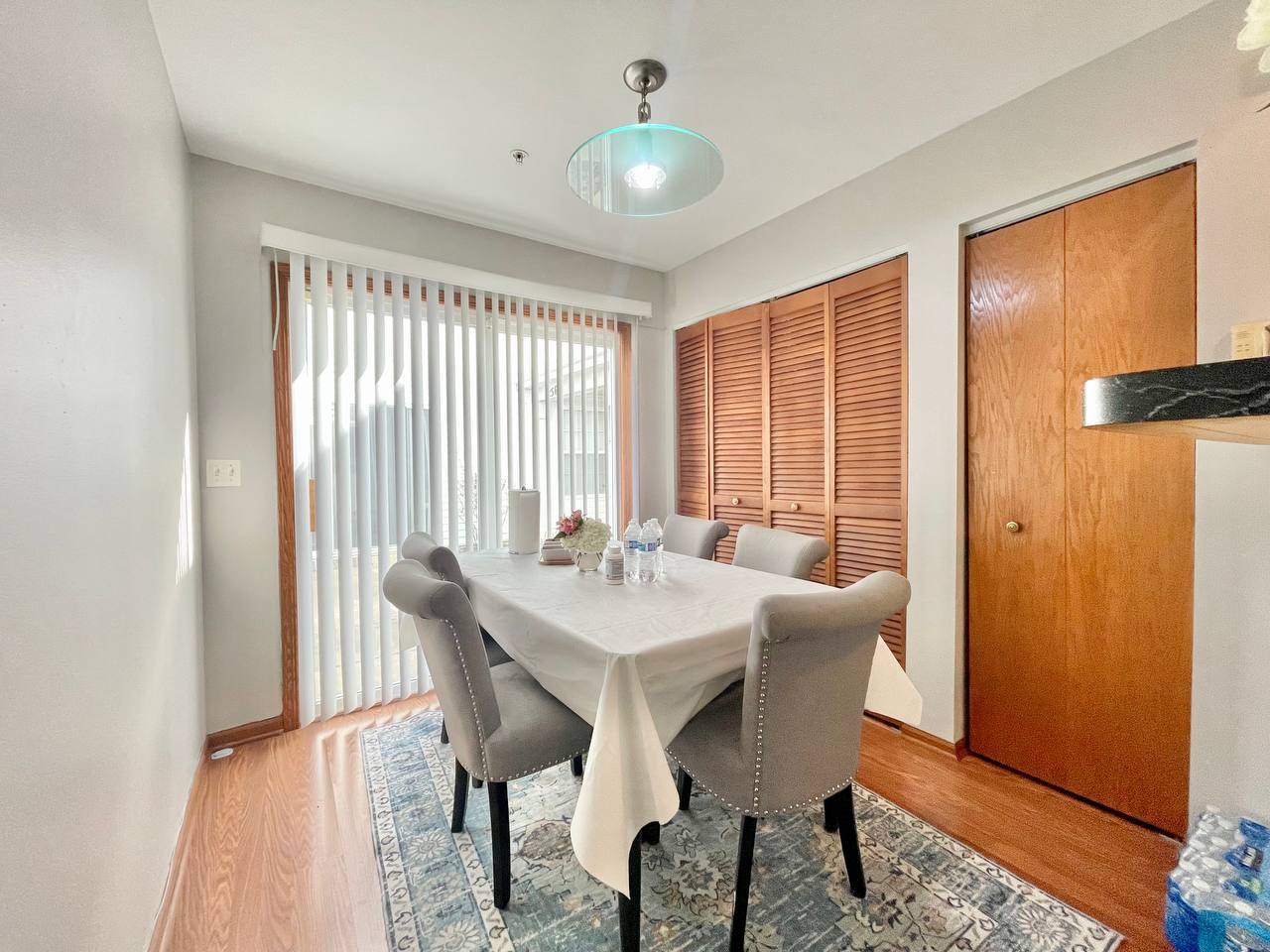 2565 Dickens Court, Aurora, IL 60503