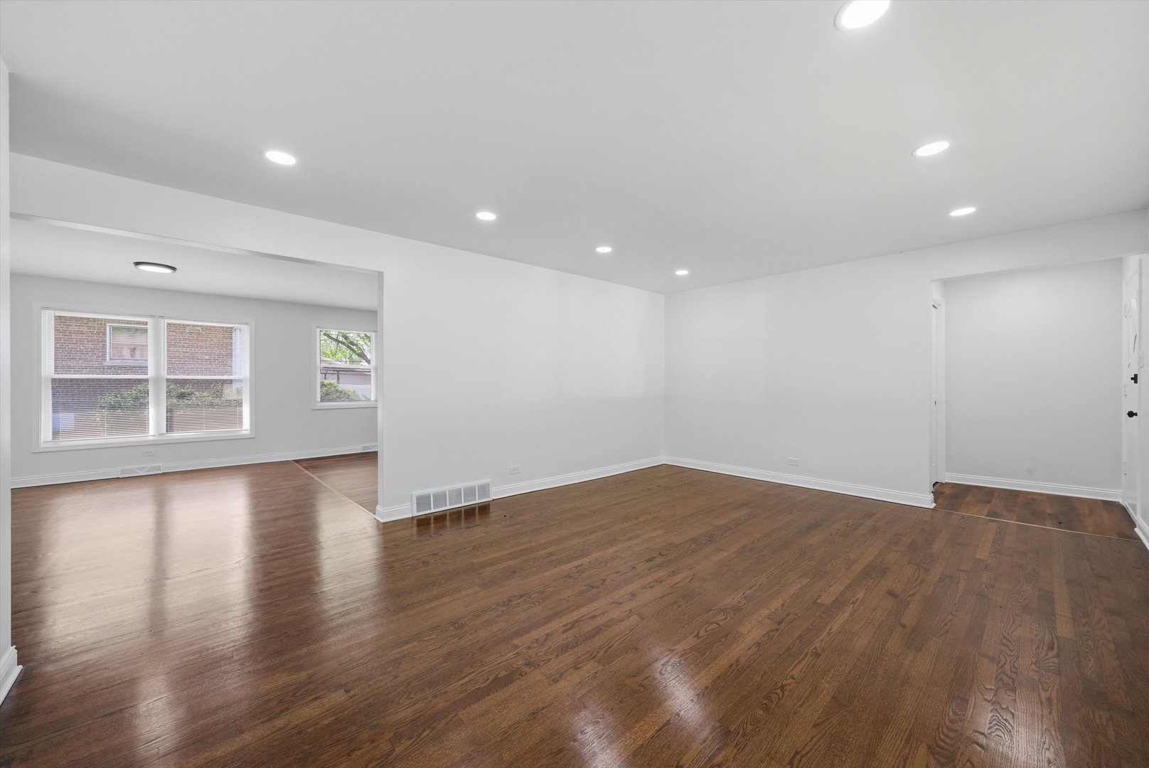 16560 Greenwood Avenue, South Holland, IL 60473