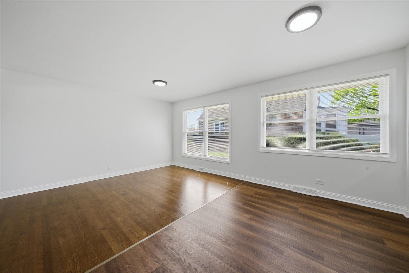 16560 Greenwood Avenue, South Holland, IL 60473