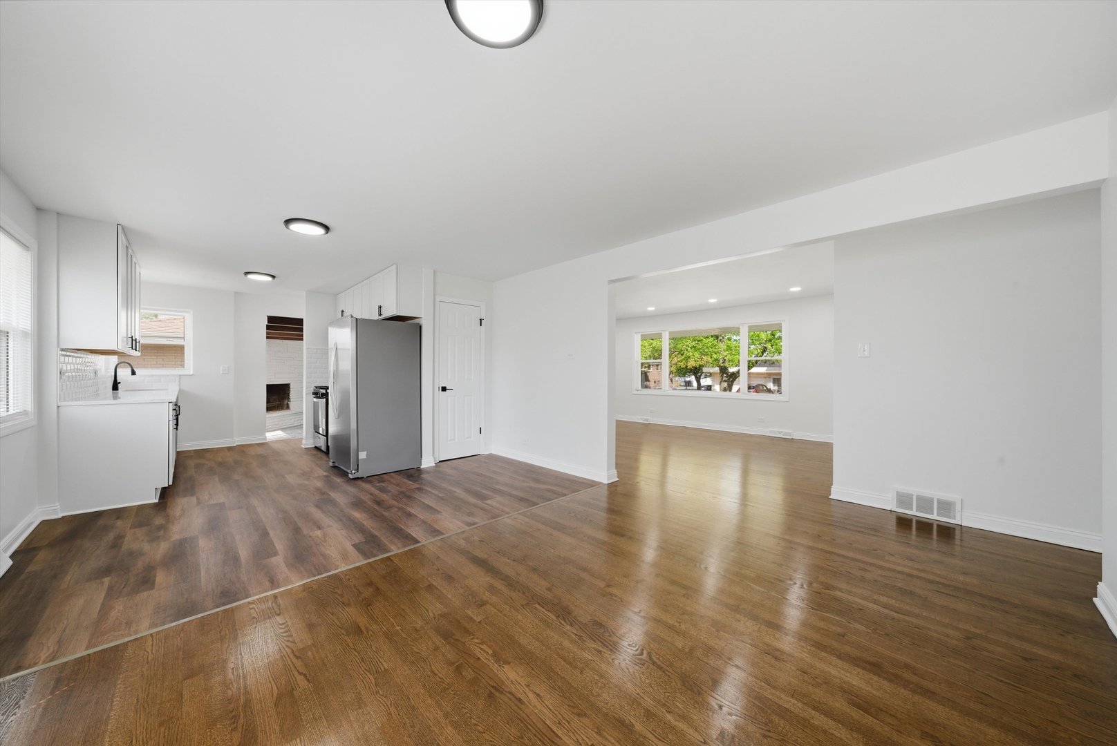 16560 Greenwood Avenue, South Holland, IL 60473