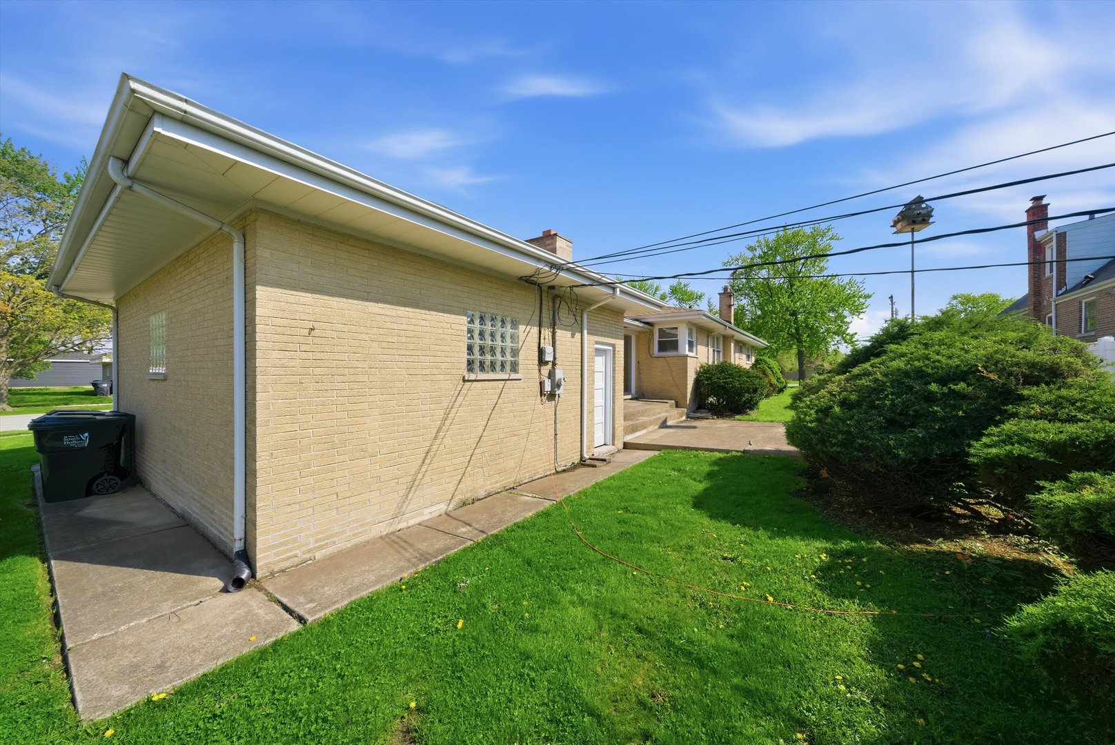 16560 Greenwood Avenue, South Holland, IL 60473