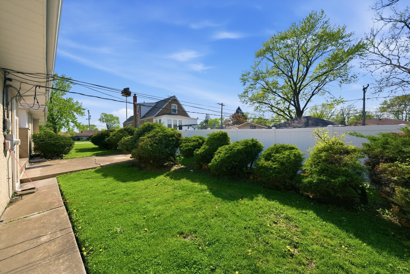 16560 Greenwood Avenue, South Holland, IL 60473