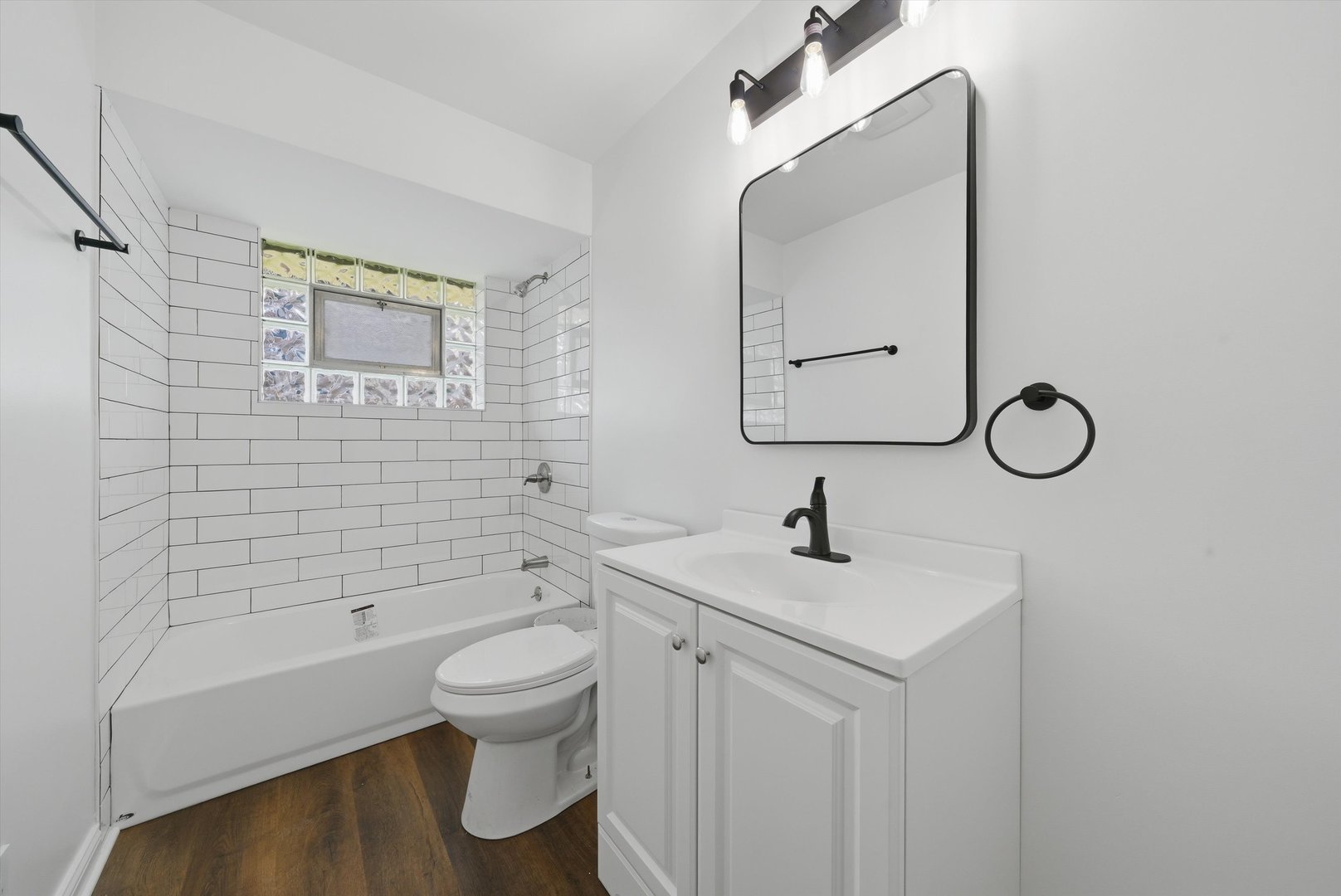 16560 Greenwood Avenue, South Holland, IL 60473