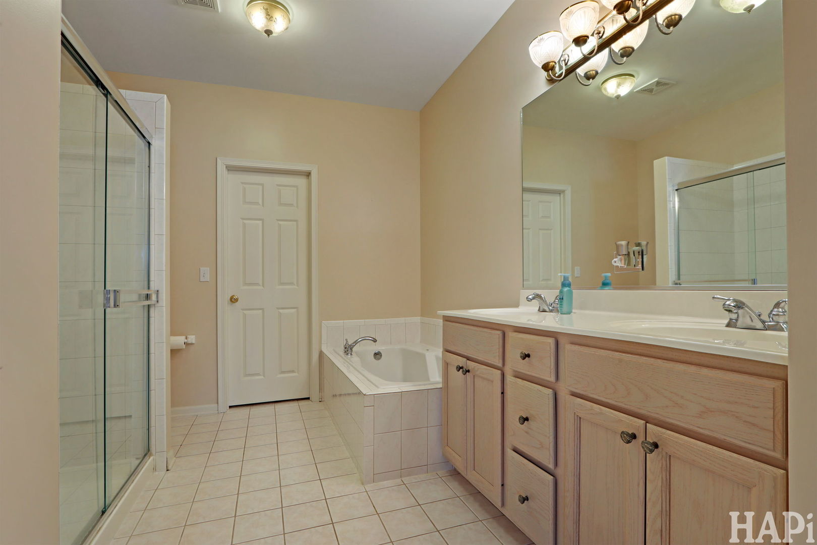 1419 White Oak Lane, Woodstock, IL 60098