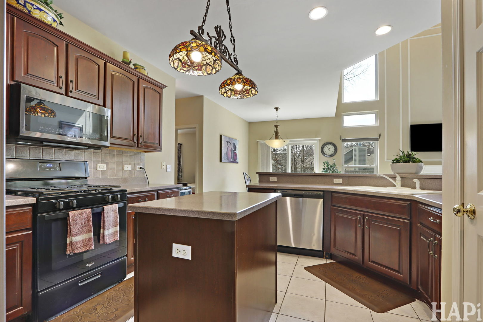 1419 White Oak Lane, Woodstock, IL 60098