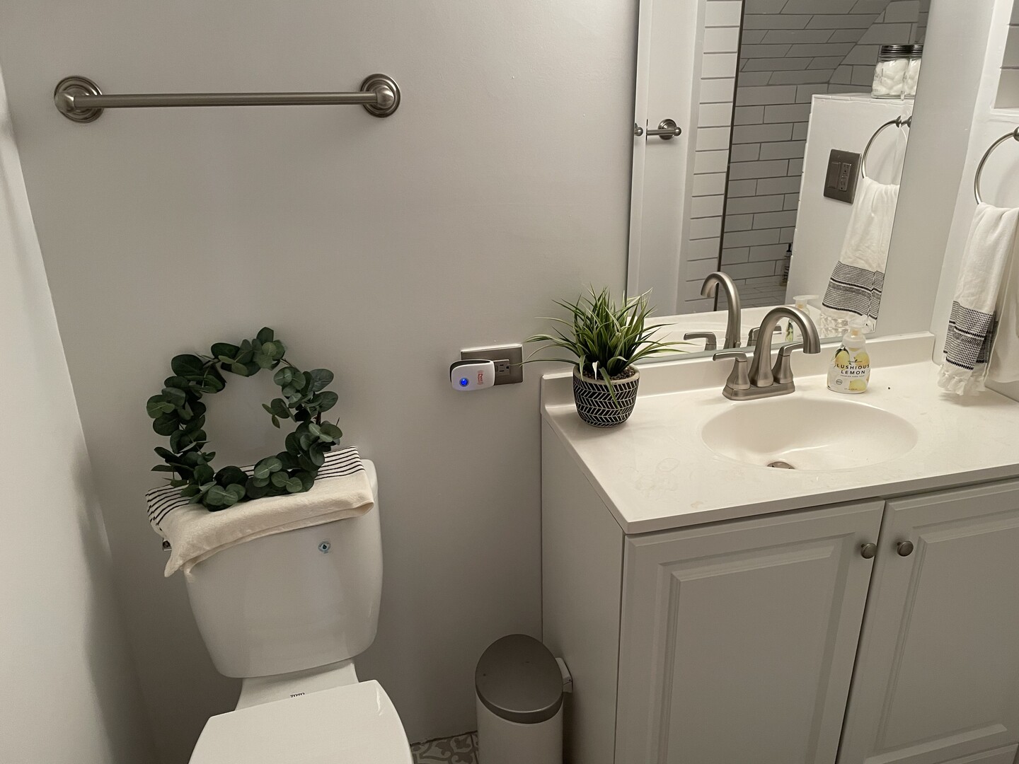 700 S Catherine Avenue, La Grange, IL 60525