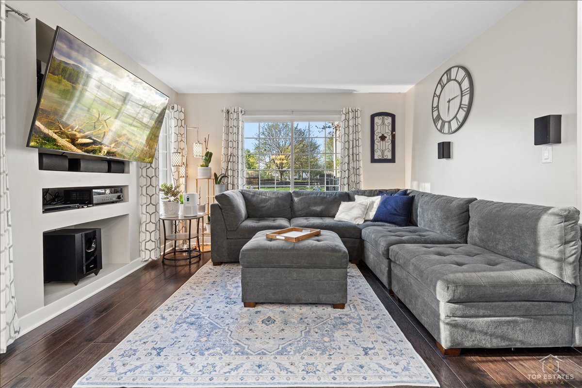 2847 Sorrel Row #1, Lake In The Hills, IL 60156