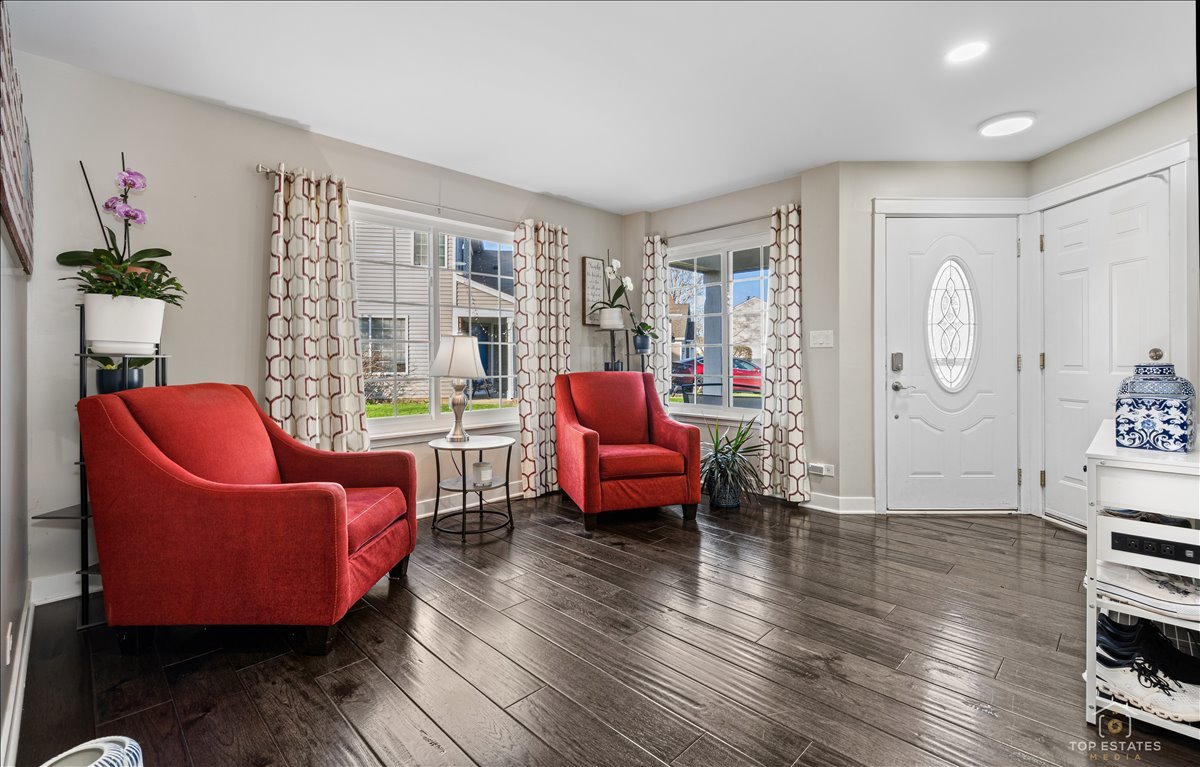 2847 Sorrel Row #1, Lake In The Hills, IL 60156