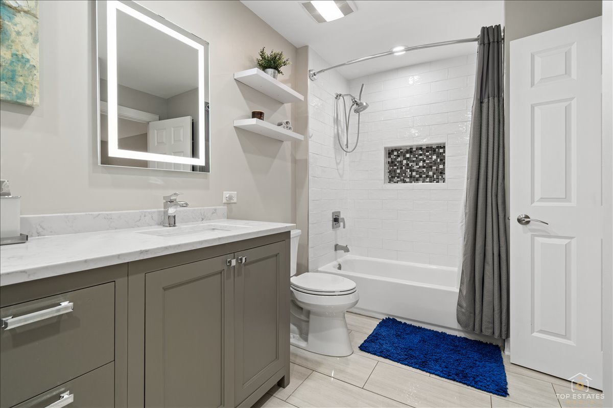 2847 Sorrel Row #1, Lake In The Hills, IL 60156