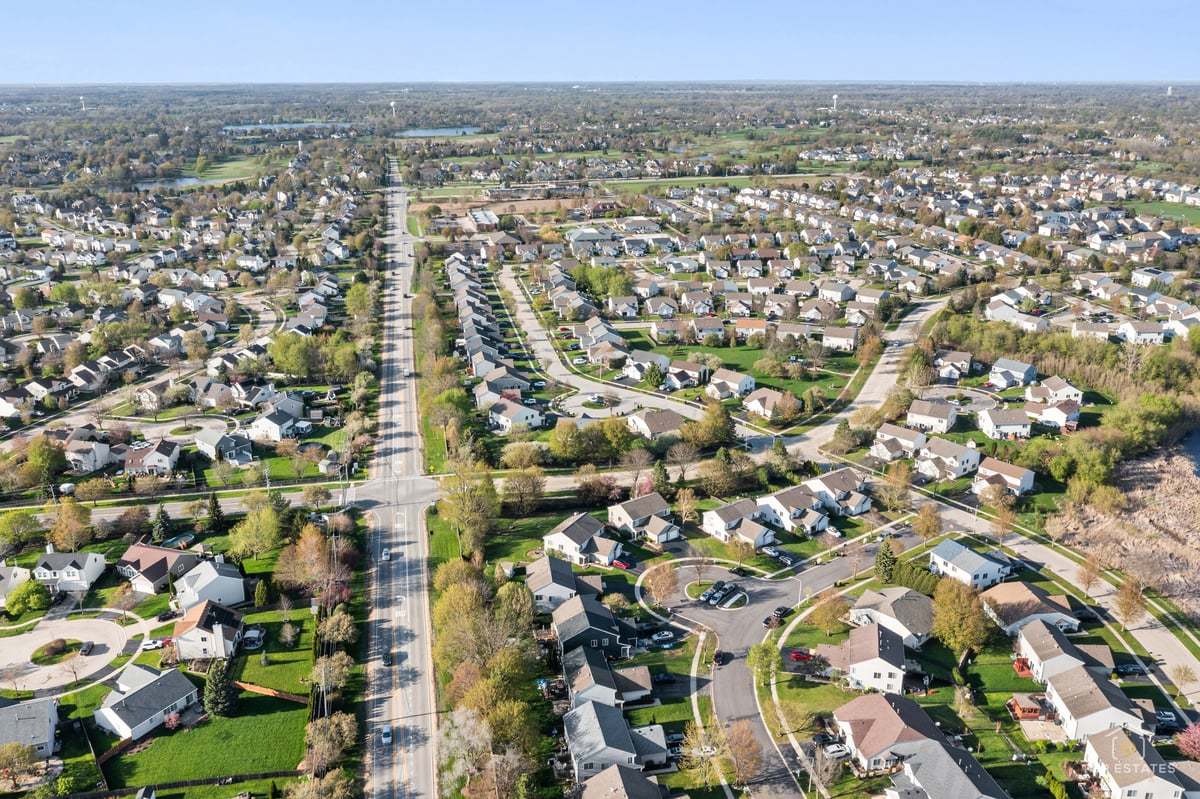 2847 Sorrel Row #1, Lake In The Hills, IL 60156