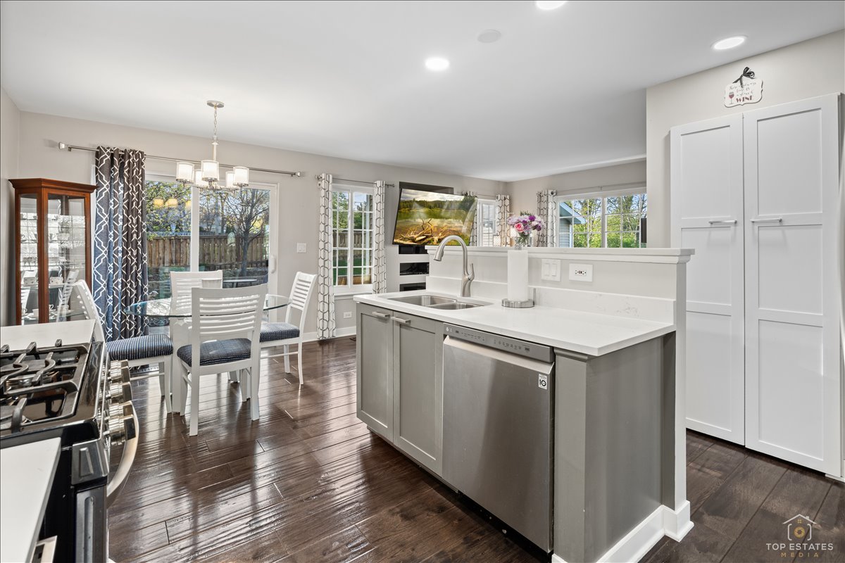 2847 Sorrel Row #1, Lake In The Hills, IL 60156