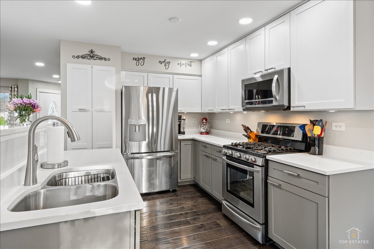 2847 Sorrel Row #1, Lake In The Hills, IL 60156