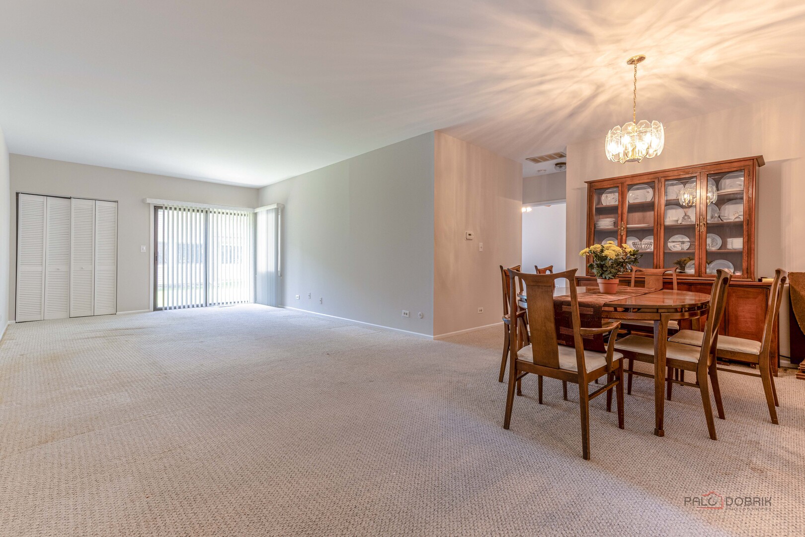 1090 Pine Tree Circle, Buffalo Grove, IL 60089