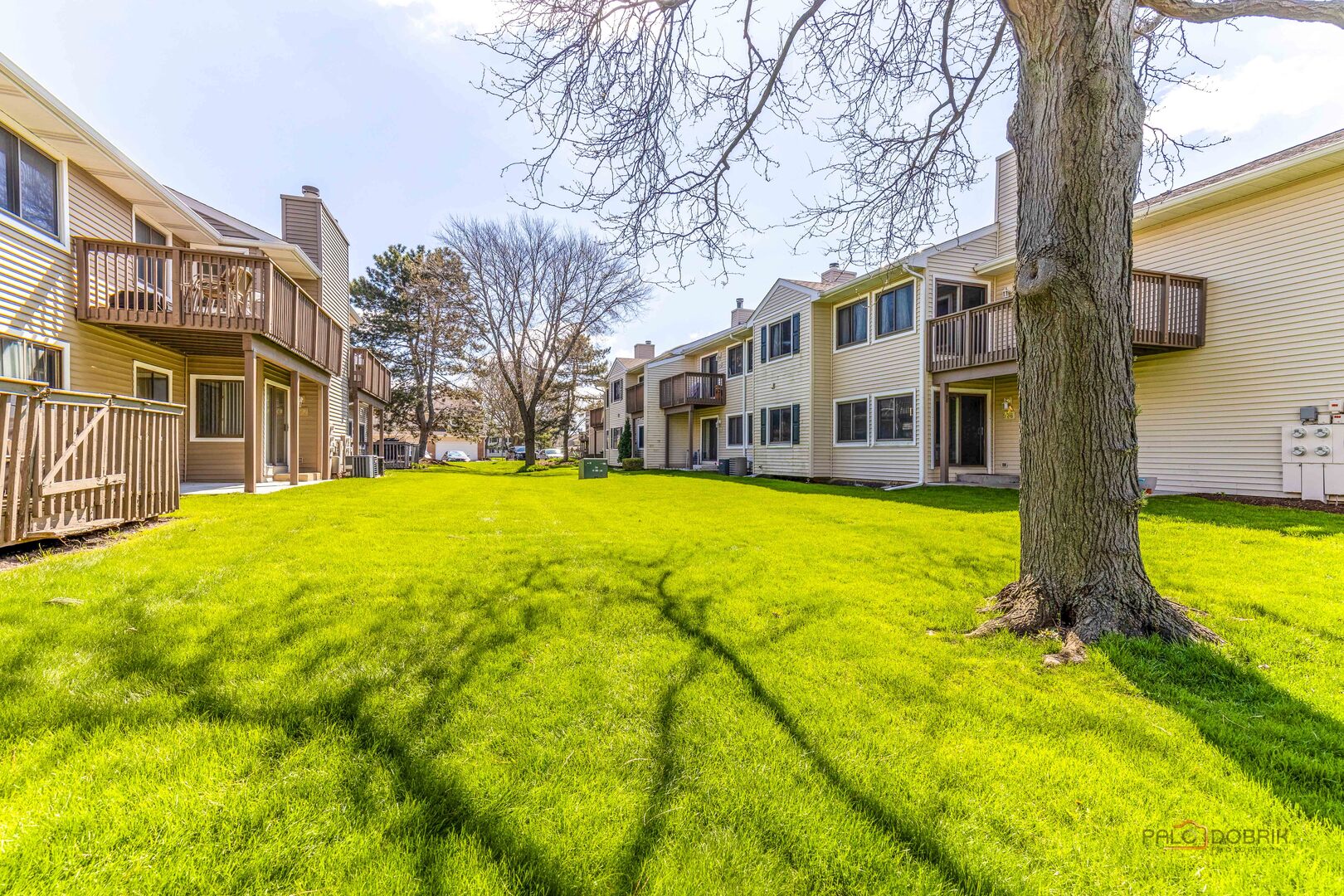 1090 Pine Tree Circle, Buffalo Grove, IL 60089