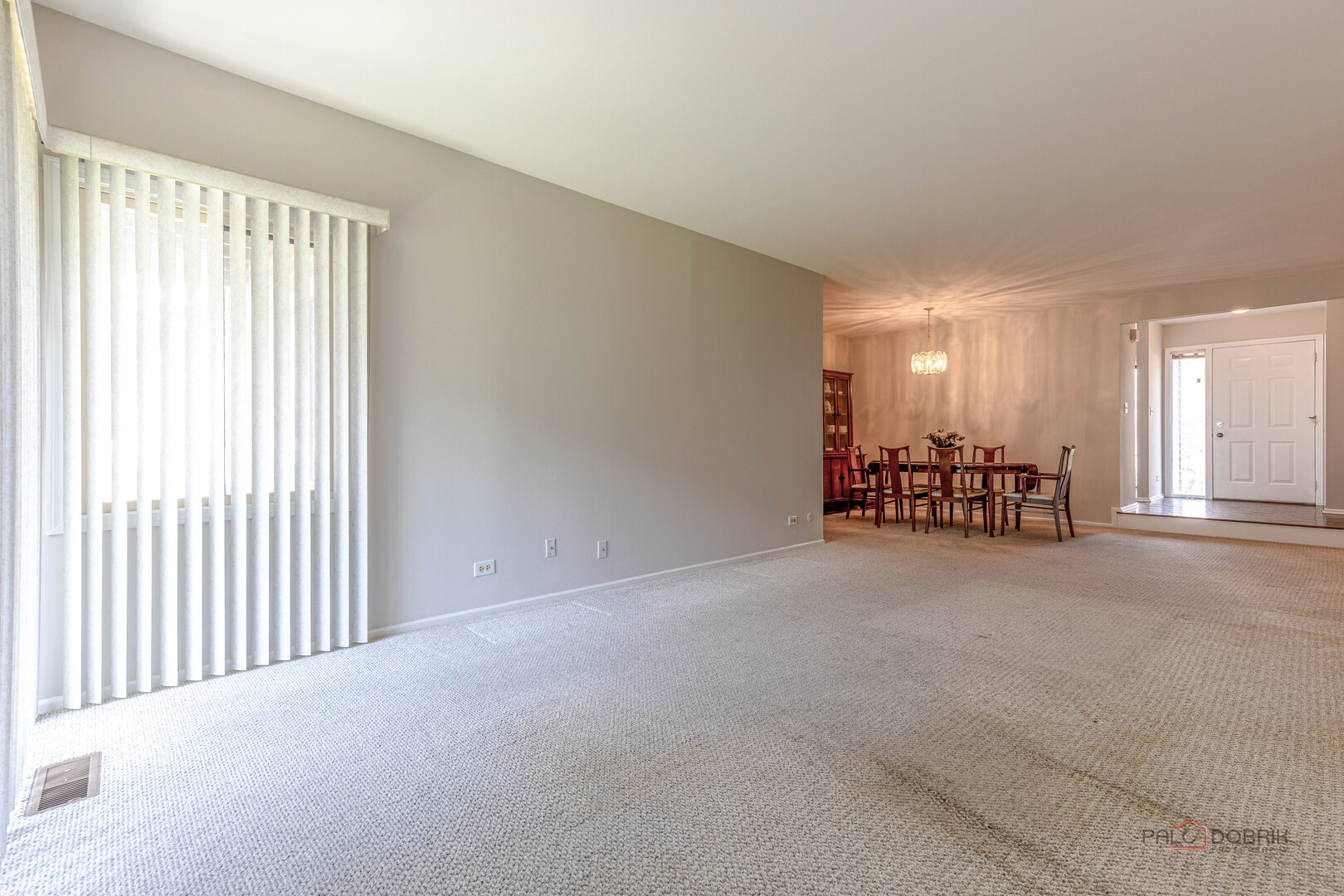 1090 Pine Tree Circle, Buffalo Grove, IL 60089