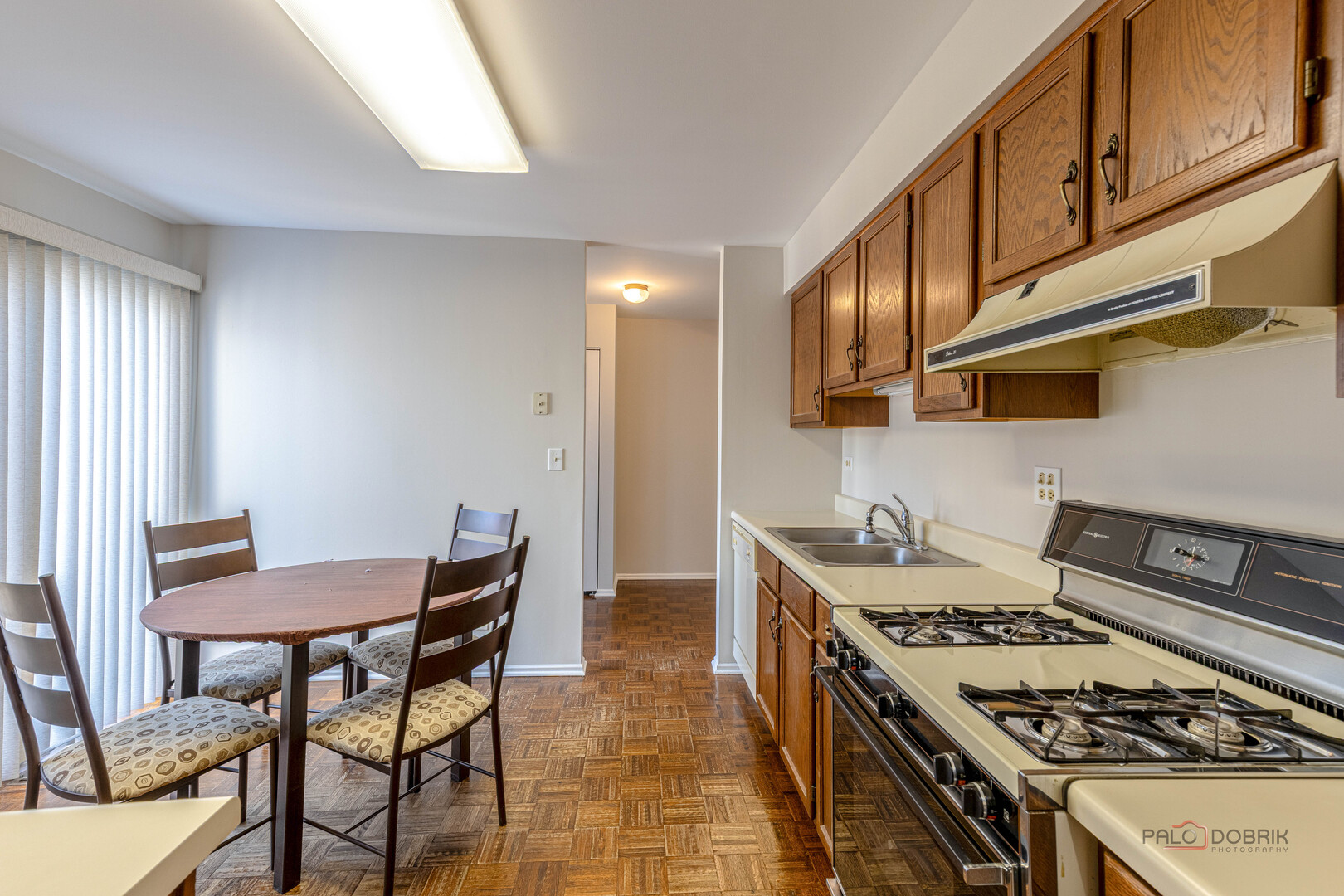 1090 Pine Tree Circle, Buffalo Grove, IL 60089