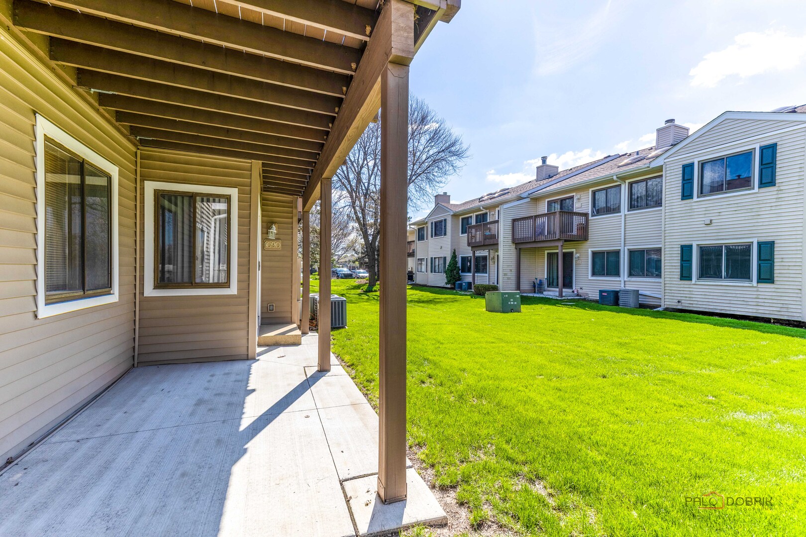 1090 Pine Tree Circle, Buffalo Grove, IL 60089