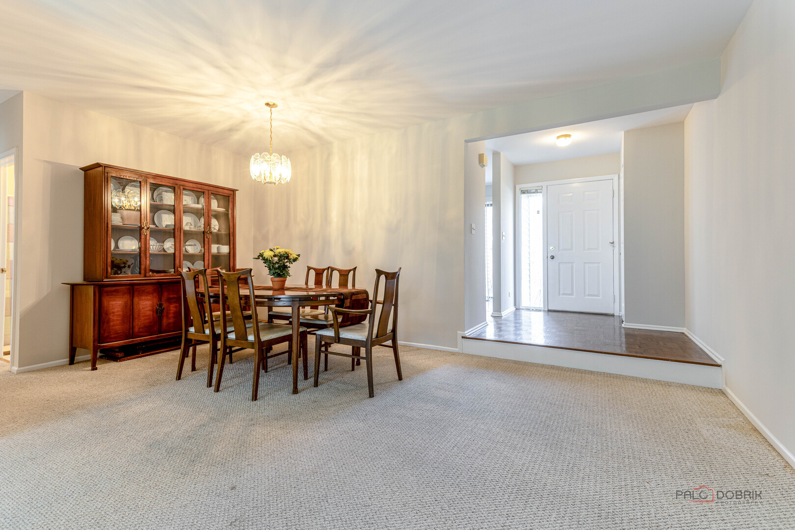 1090 Pine Tree Circle, Buffalo Grove, IL 60089