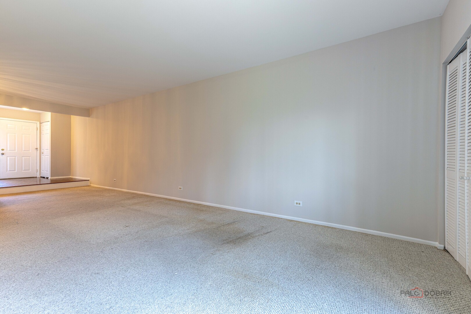 1090 Pine Tree Circle, Buffalo Grove, IL 60089