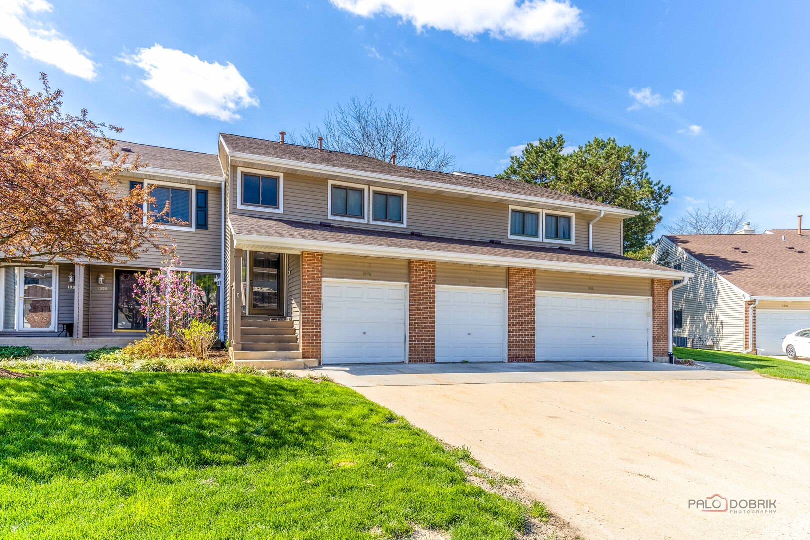 1090 Pine Tree Circle, Buffalo Grove, IL 60089