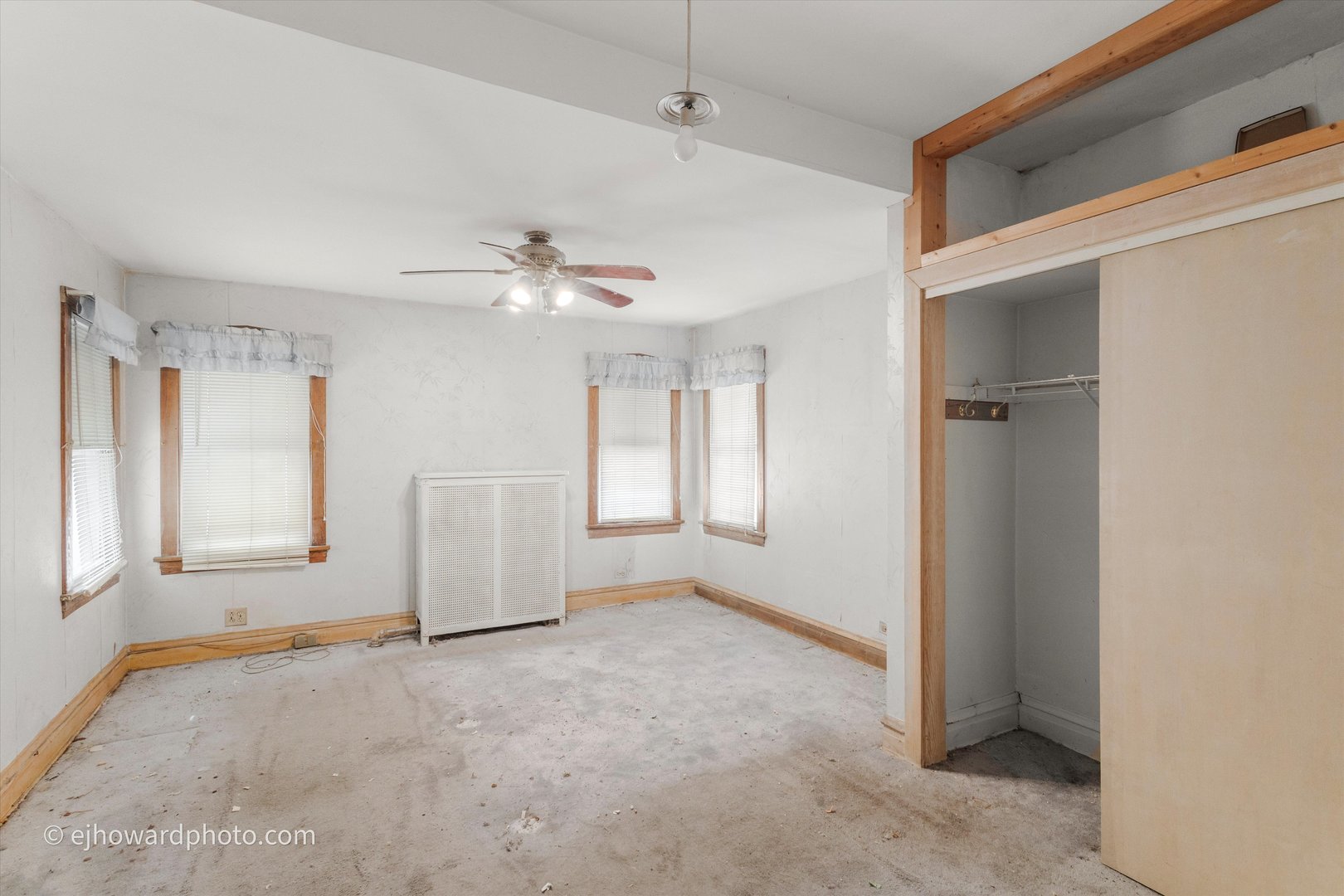 1844 S 13th Avenue, Broadview, IL 60155