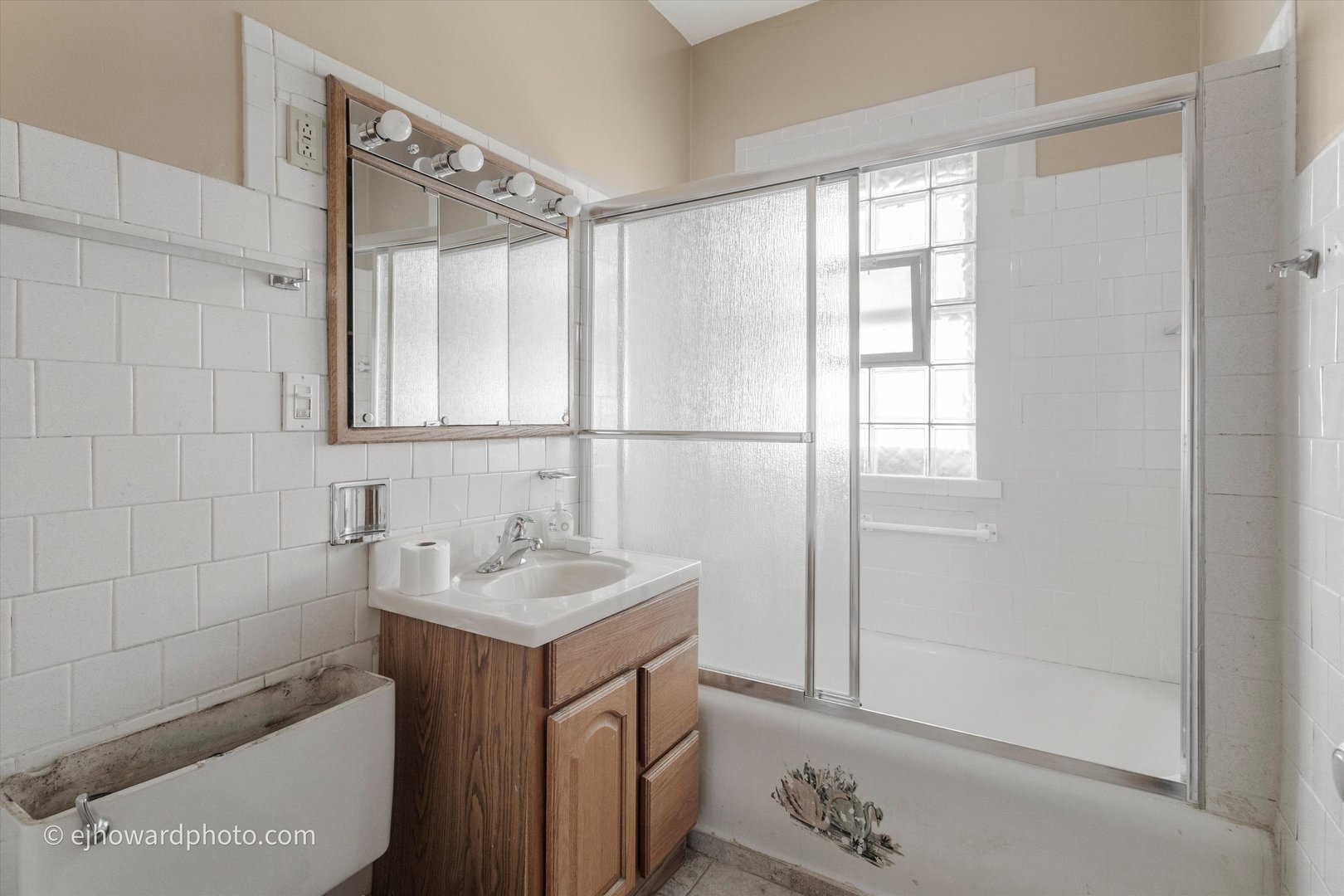 1844 S 13th Avenue, Broadview, IL 60155