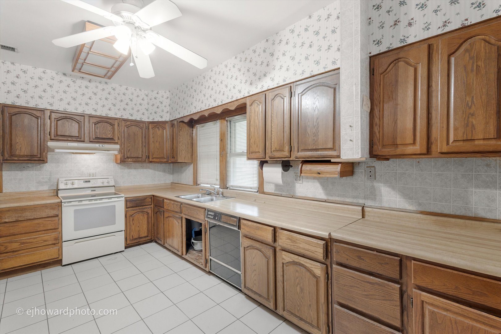 1844 S 13th Avenue, Broadview, IL 60155