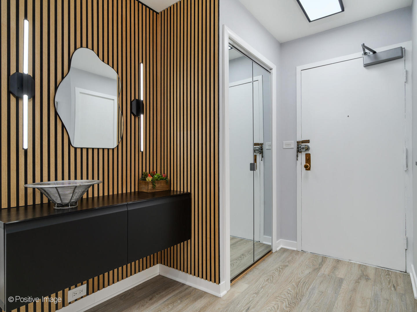 3550 N Lake Shore Drive #806, Chicago, IL 60657