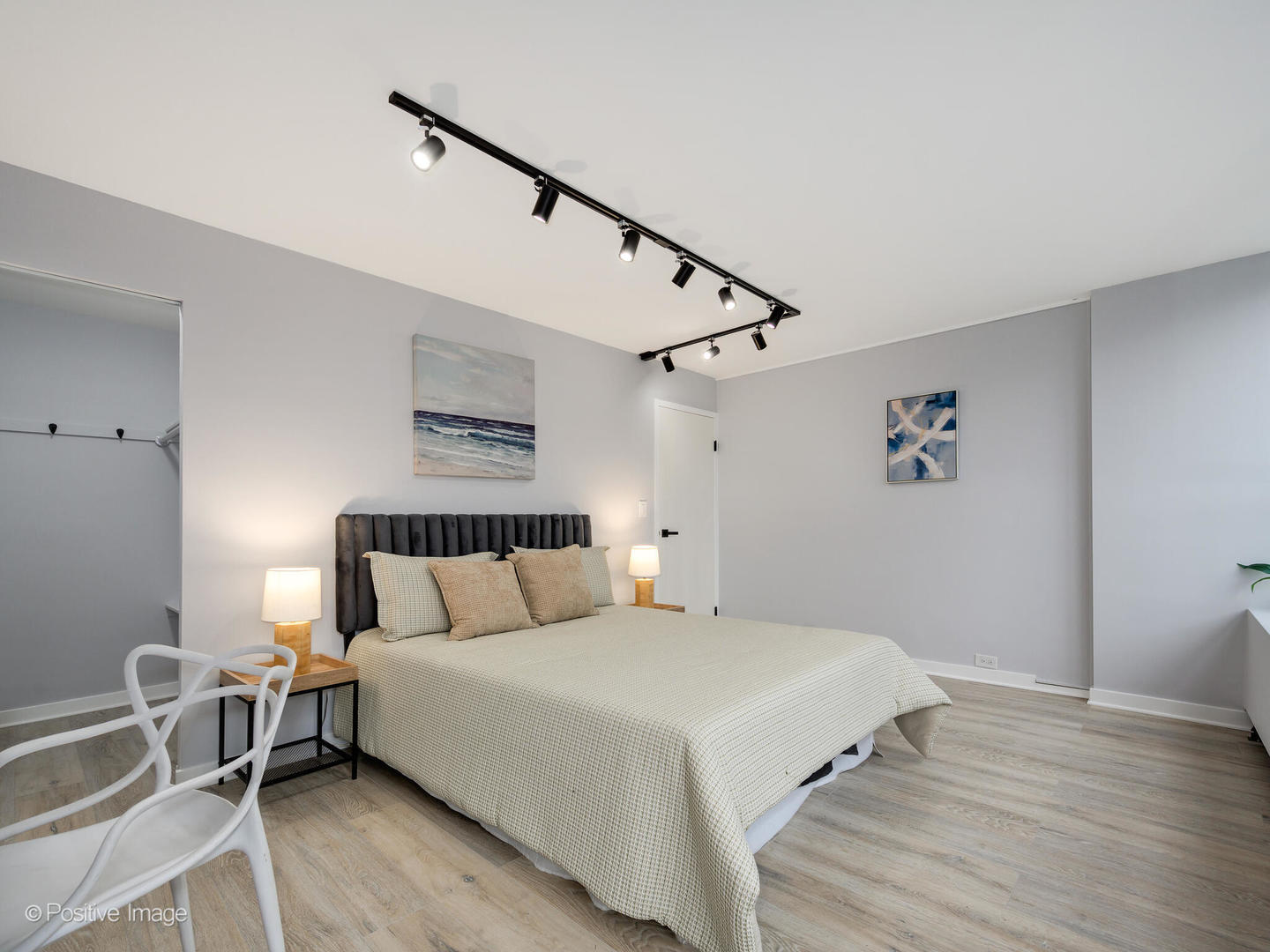 3550 N Lake Shore Drive #806, Chicago, IL 60657