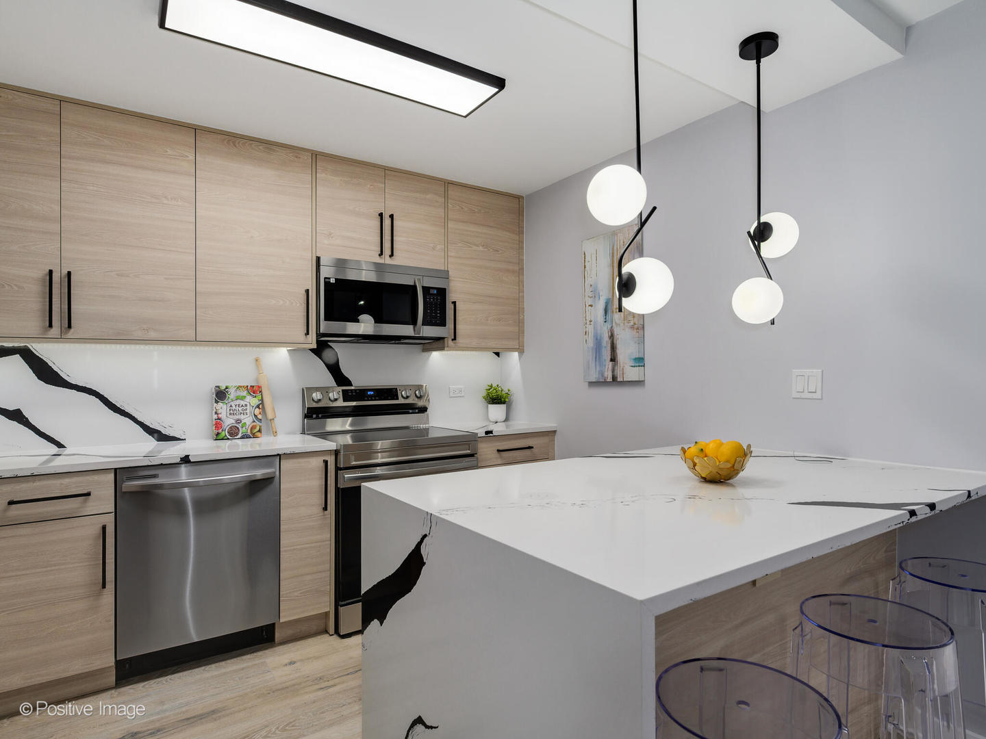 3550 N Lake Shore Drive #806, Chicago, IL 60657