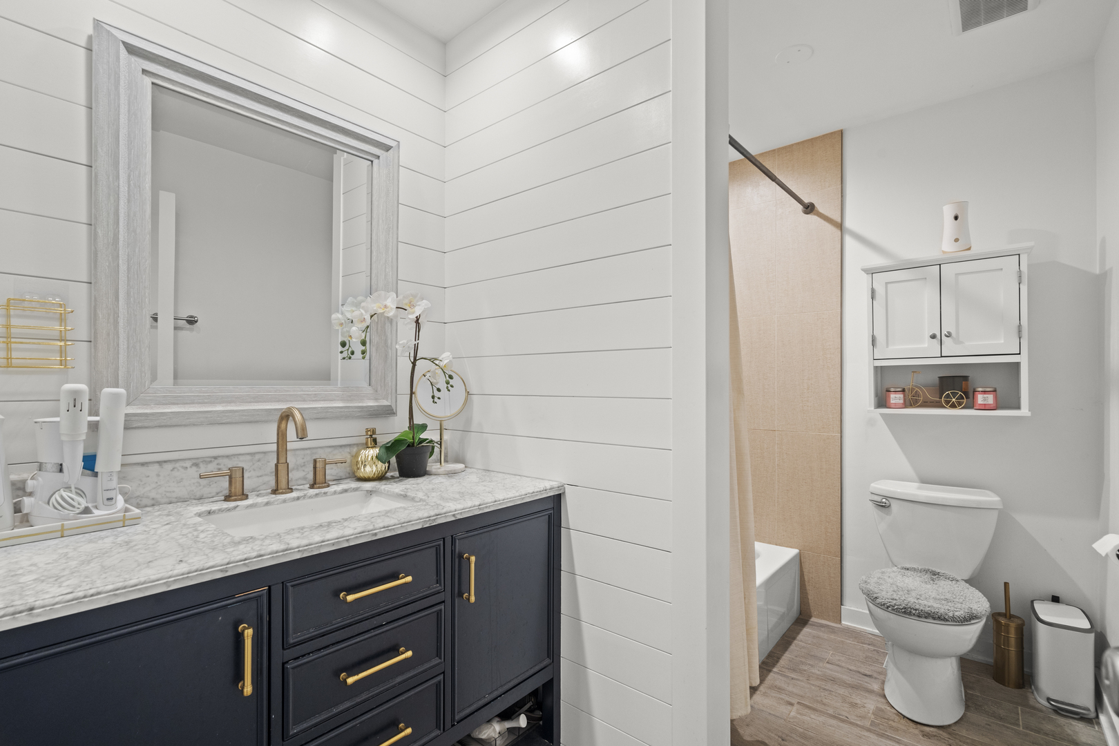 9S220 S Frontage Road #210, Willowbrook, IL 60527