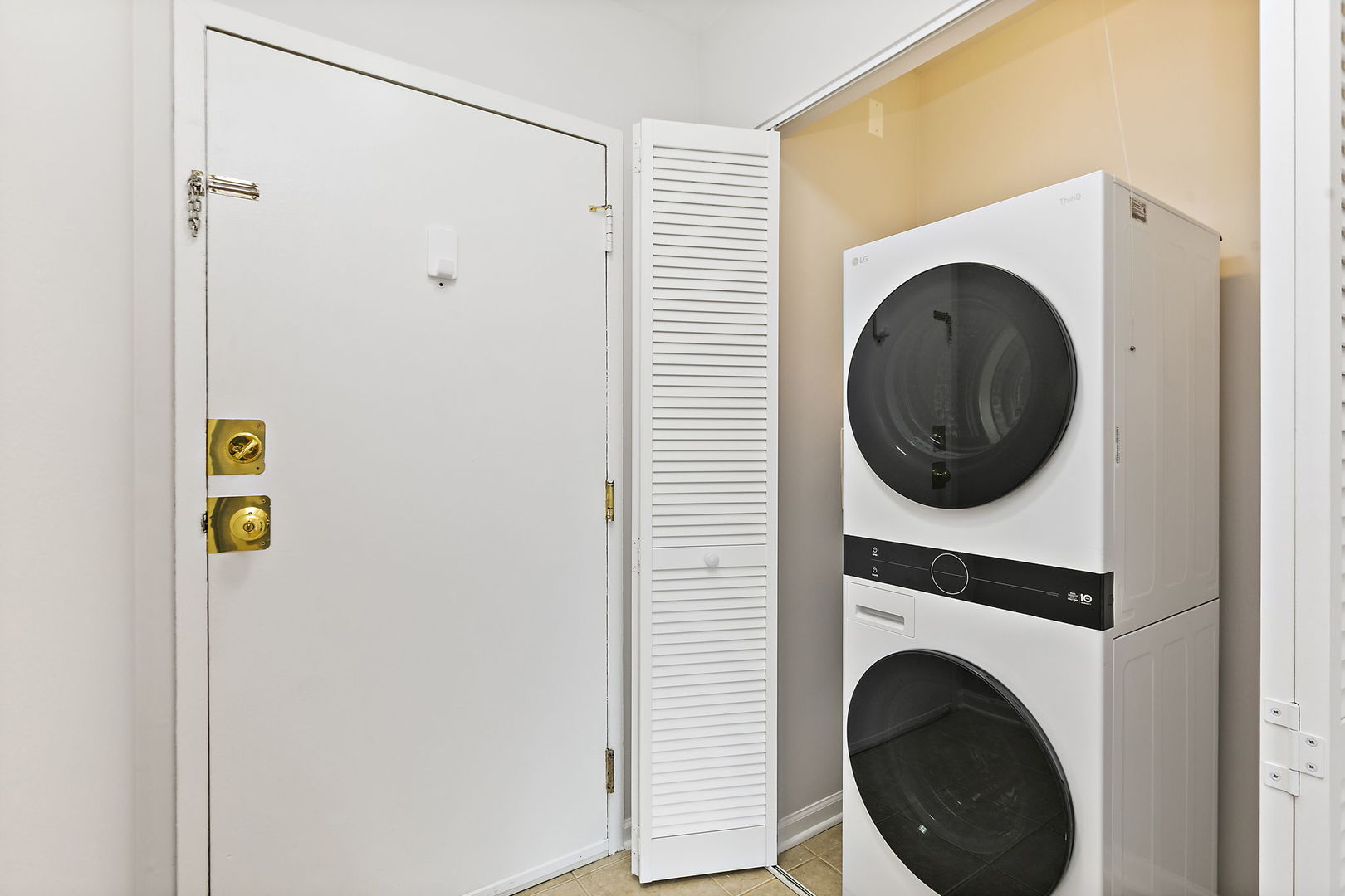 5400 Astor Lane #411, Rolling Meadows, IL 60008