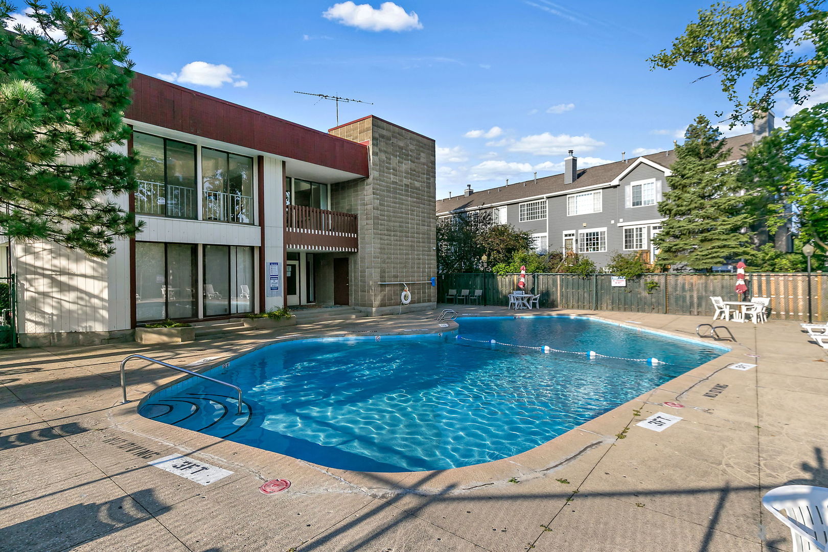 5400 Astor Lane #411, Rolling Meadows, IL 60008