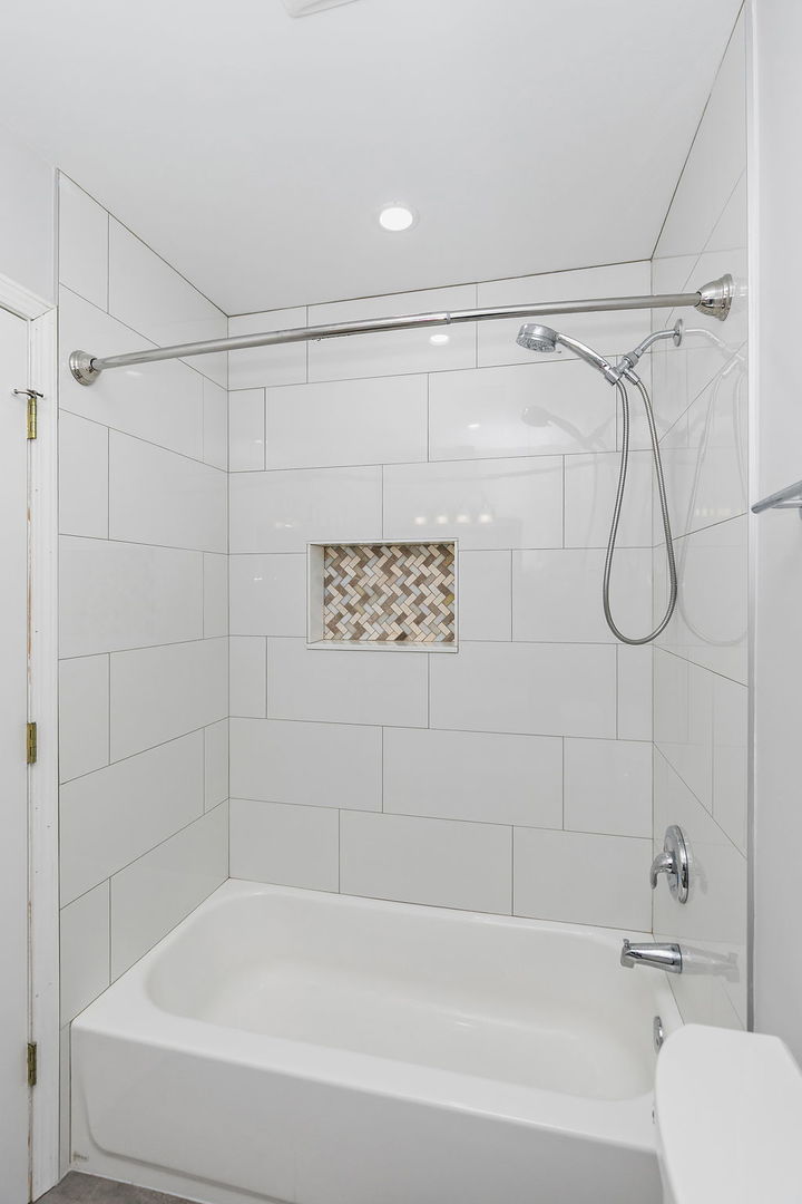 5400 Astor Lane #411, Rolling Meadows, IL 60008