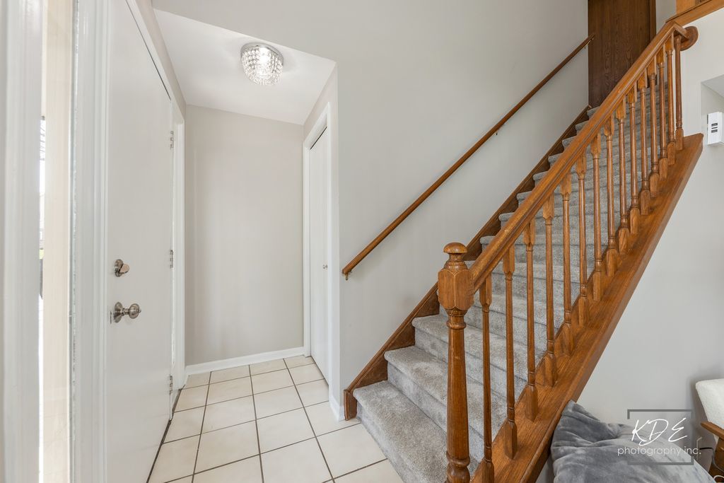 8026 Barrymore Drive #37-2, Darien, IL 60561