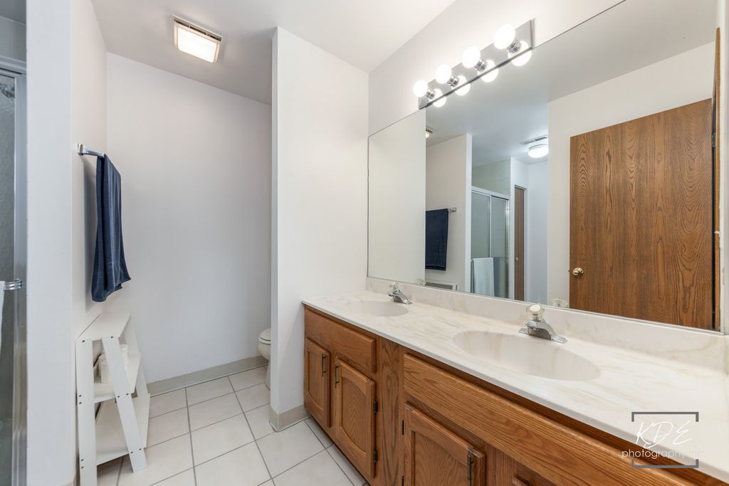 8026 Barrymore Drive #37-2, Darien, IL 60561