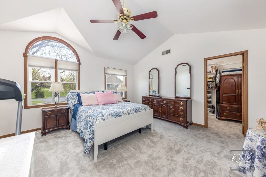 8026 Barrymore Drive #37-2, Darien, IL 60561