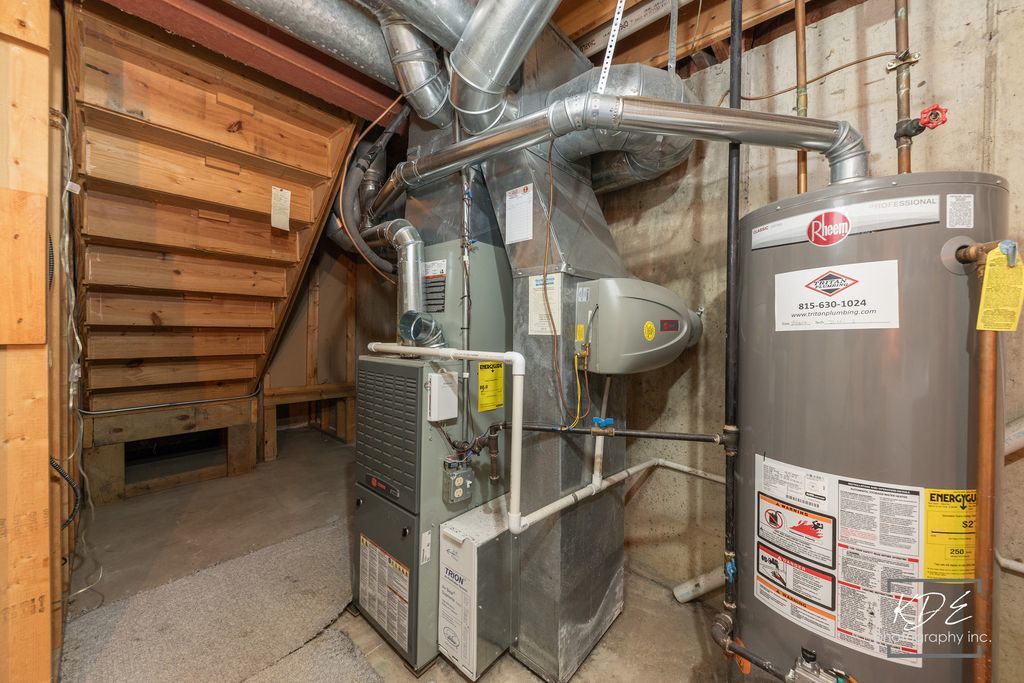 8026 Barrymore Drive #37-2, Darien, IL 60561