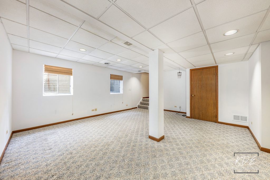 8026 Barrymore Drive #37-2, Darien, IL 60561