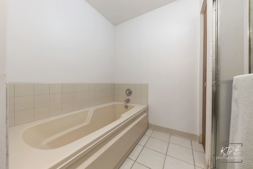 8026 Barrymore Drive #37-2, Darien, IL 60561