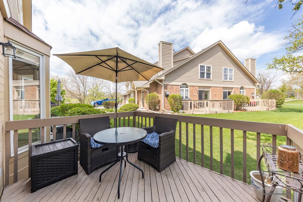 8026 Barrymore Drive #37-2, Darien, IL 60561