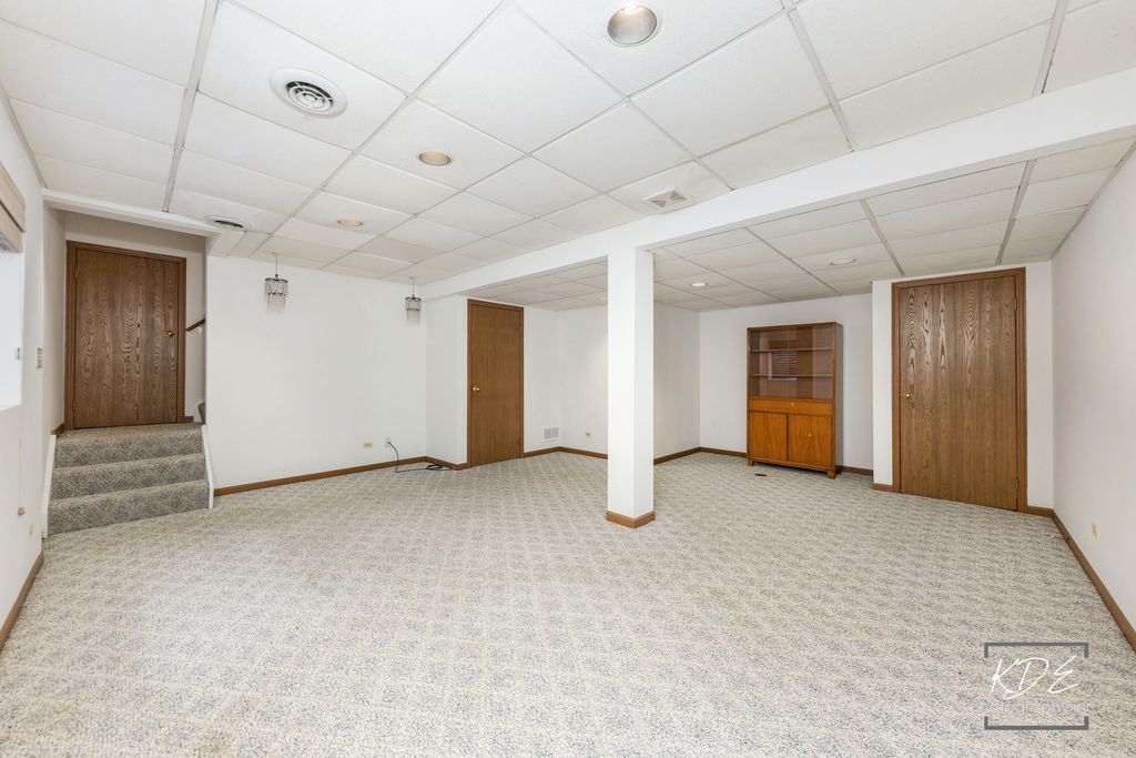 8026 Barrymore Drive #37-2, Darien, IL 60561