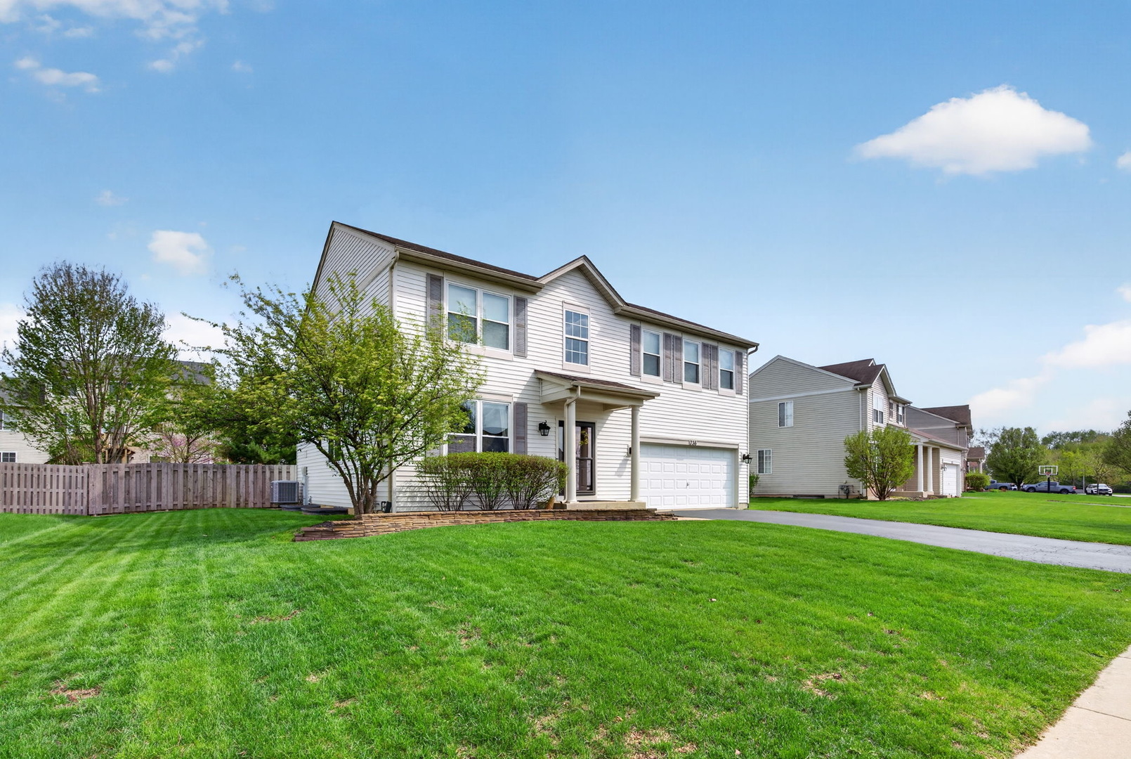 736 Briarcliff Drive, Minooka, IL 60447